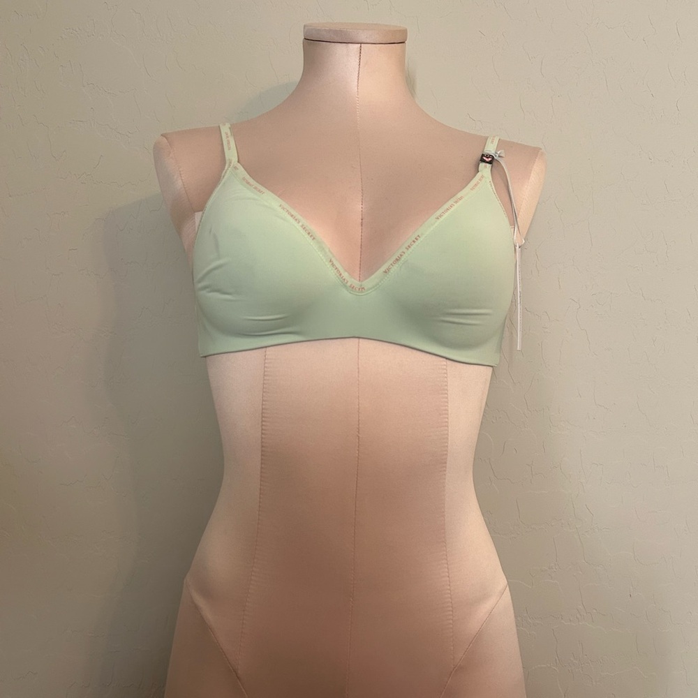 NWT VS bra 32B